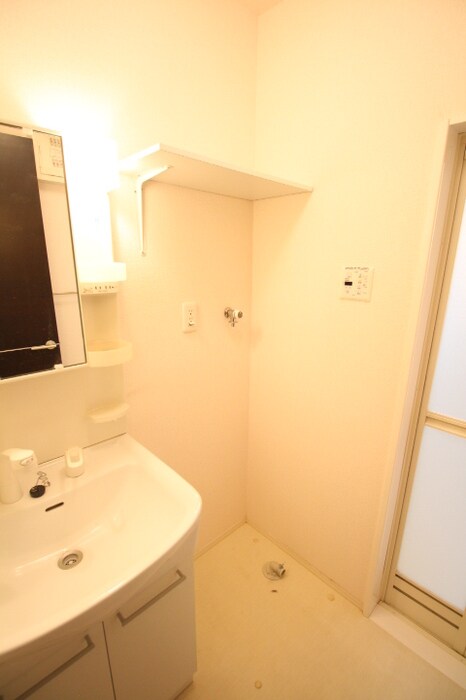 物件内観写真13　(洗濯機置き場)