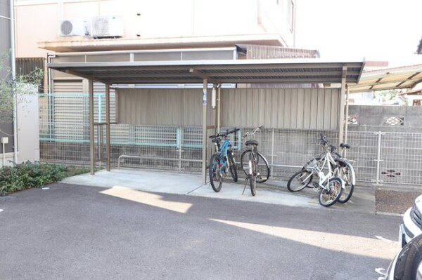 建物設備(駐輪場)