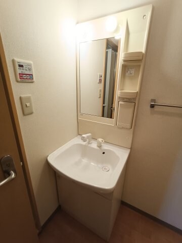 物件内観写真6　(洗面)