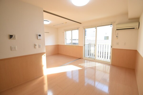 居室(ＬＤＫ１０．５帖～洋室６帖)