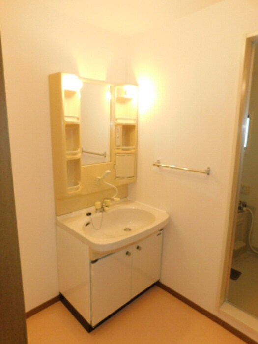 物件内観写真6　(洗面室)