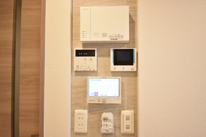 物件内観写真29　(各種リモコン)