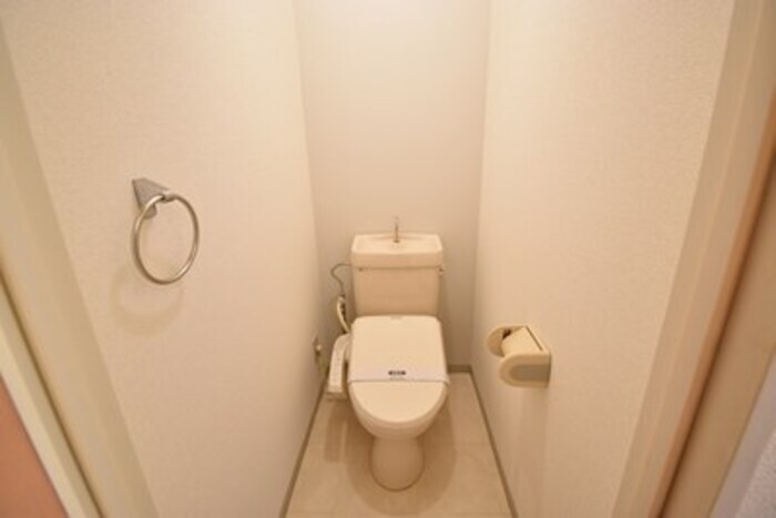 物件内観写真7　(温水洗浄暖房便座)