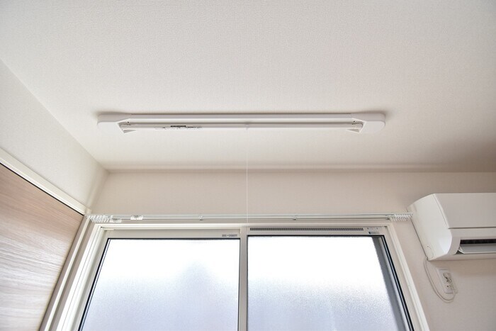 物件内観写真18　(室内物干し)