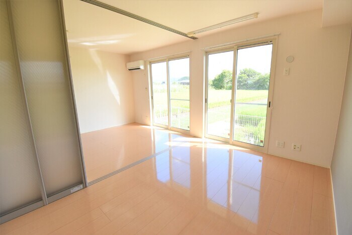 物件内観写真7　(洋室６帖)