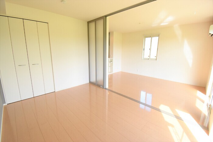 物件内観写真8　(洋室６帖)