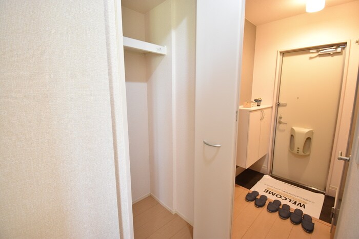 物件内観写真11　(物入)