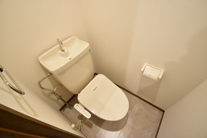 物件内観写真6　(温水洗浄暖房便座)