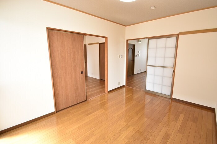 物件内観写真8　(東洋室６帖)