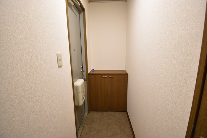 物件内観写真12　(玄関)