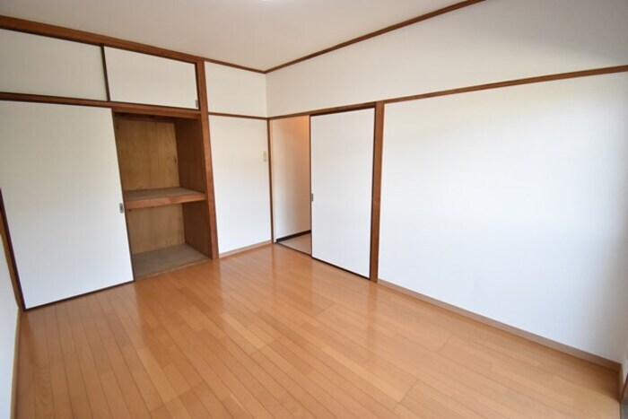 物件内観写真6　(洋室６帖)