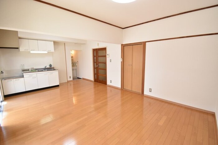 物件内観写真13　(ＬＤＫ１３帖)