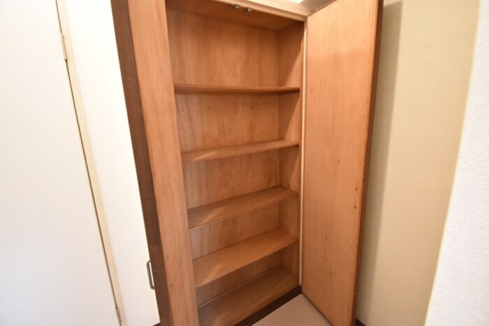 物件内観写真18　(物入)