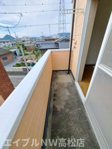 物件内観写真11　(たまにはお庭で休日を過ごしてみるのもよいかもしれません)