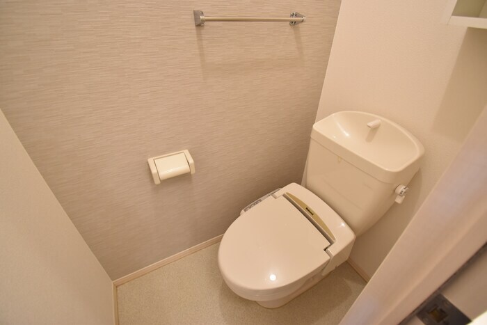 物件内観写真5　(温水洗浄暖房便座)