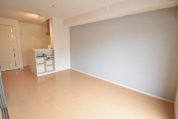 居室(ＬＤＫ１０．３帖)