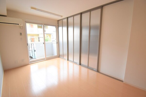 洋室(ＬＤＫ１０．３帖)