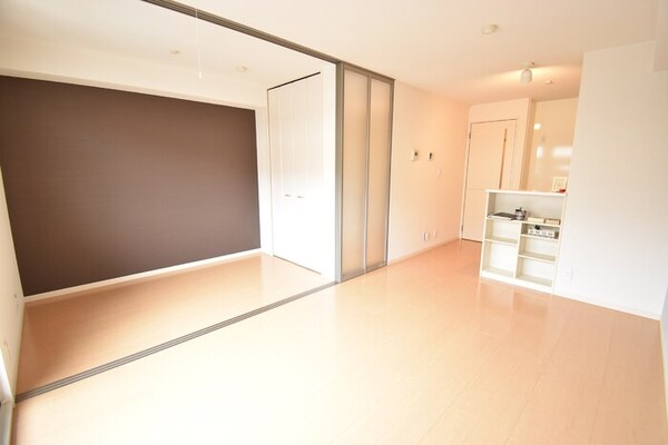 居室(ＬＤＫ１０．３帖～洋室６帖)