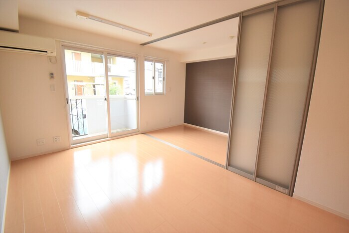 物件内観写真13　(ＬＤＫ１０．３帖～洋室６帖)