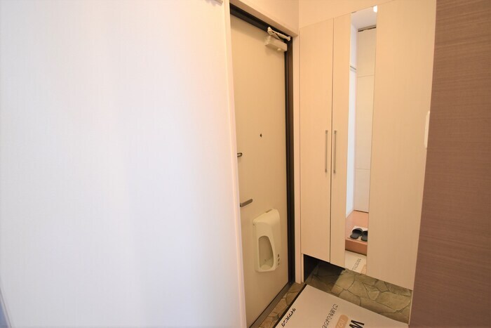 物件内観写真17　(玄関)