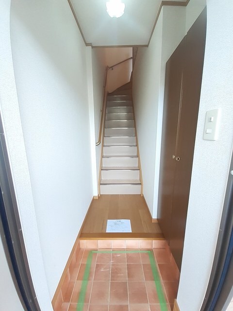 物件内観写真11　(玄関)