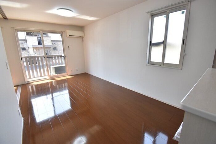 物件内観写真8　(ＬＤＫ１２帖)