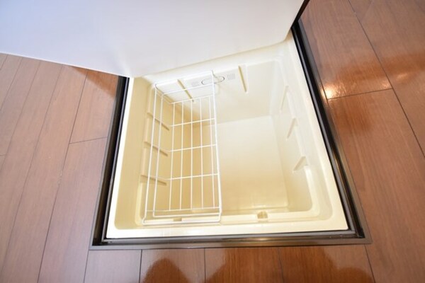 収納(床下収納)