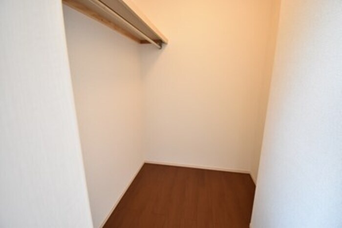 物件内観写真13　(ウォークインクローゼット（洋室）)