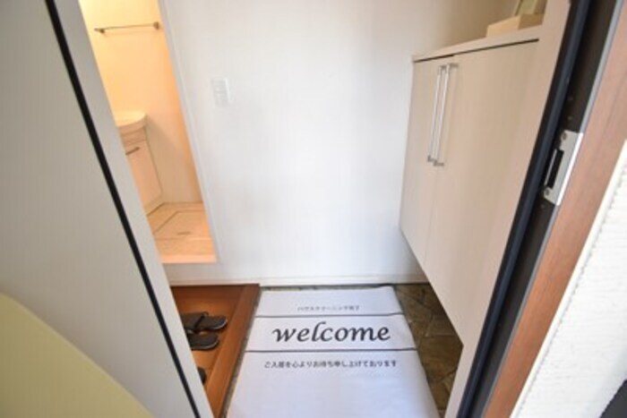 物件内観写真16　(玄関)
