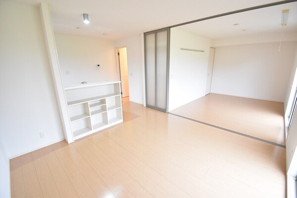 居室(ＬＤＫ１２帖)
