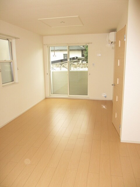 物件内観写真7　(居室・リビング)