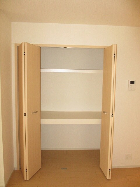 物件内観写真12　(収納)