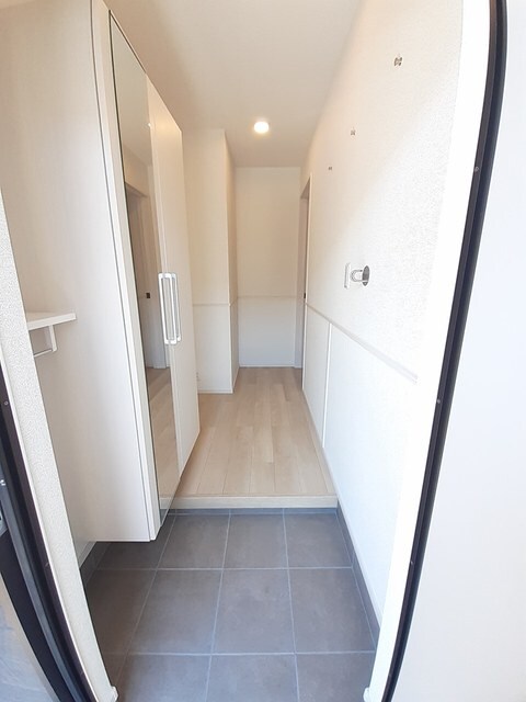 物件内観写真12　(玄関)