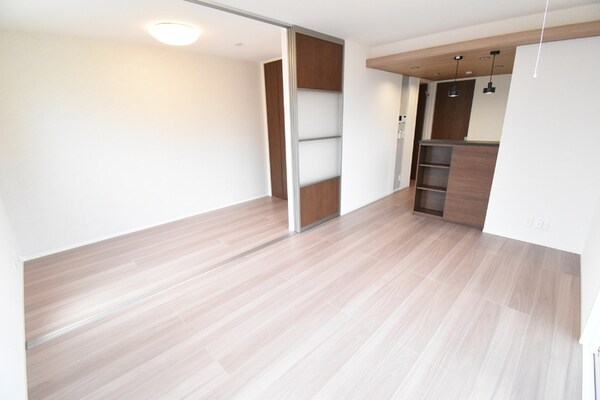 居室(ＬＤＫ１１．４帖～洋室４帖)