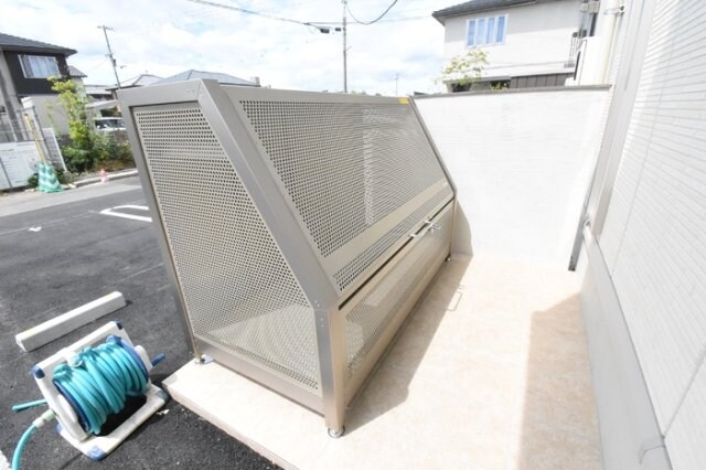 物件内観写真18　(ゴミ庫)