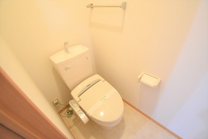 物件内観写真6　(温水洗浄暖房便座)