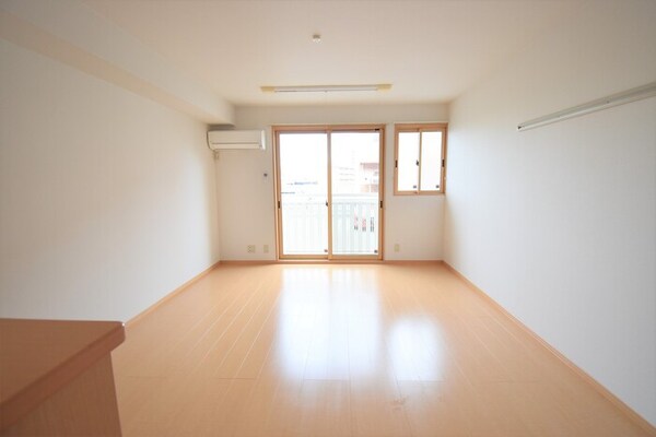 居室(洋室１３帖)