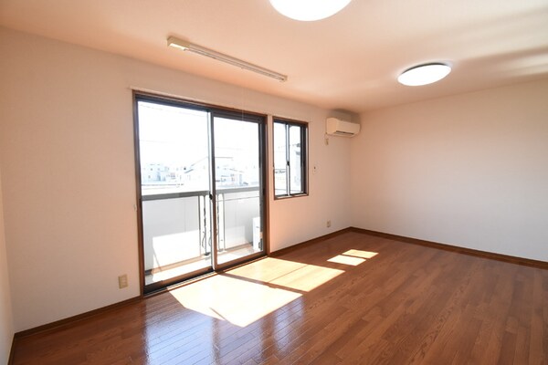 居室(ＬＤＫ１１．２帖)