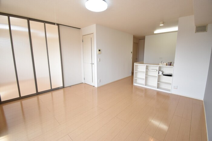 物件内観写真6　(ＬＤＫ１５帖)