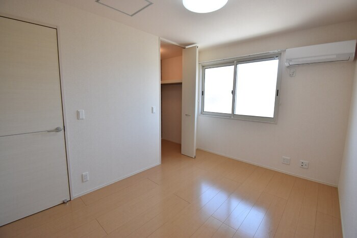 物件内観写真7　(北東洋室６帖)