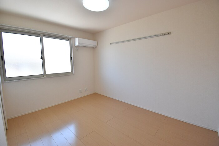 物件内観写真8　(北東洋室６帖)