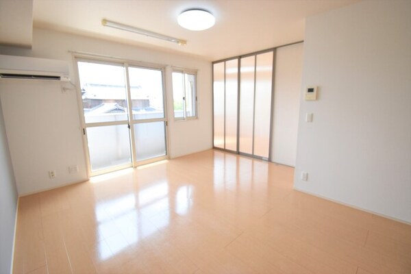 居室(ＬＤＫ１５帖)