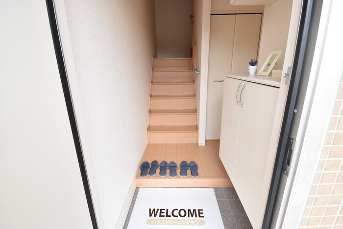 物件内観写真23　(玄関)