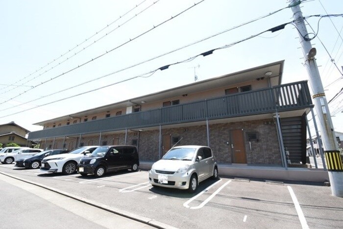 物件外観写真3　(駐車場)