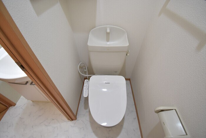 物件内観写真7　(温水洗浄暖房便座)