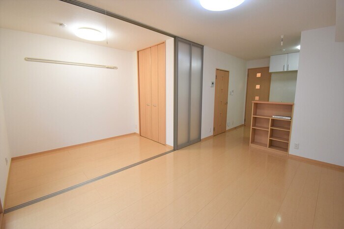 物件内観写真8　(LDK10．5帖～洋室3帖)