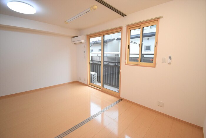 物件内観写真11　(洋室3帖～LDK10．5帖)