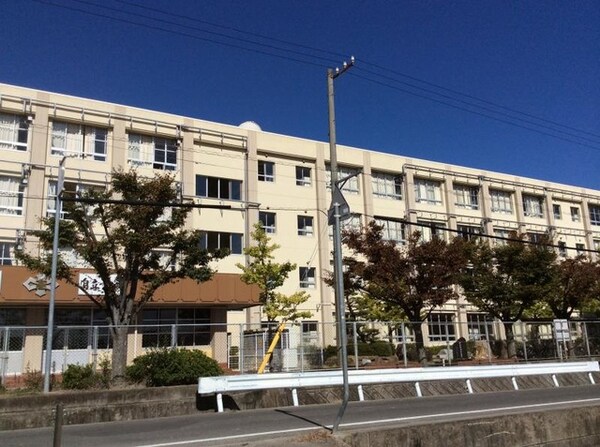 高松市立古高松中学校 0.1km