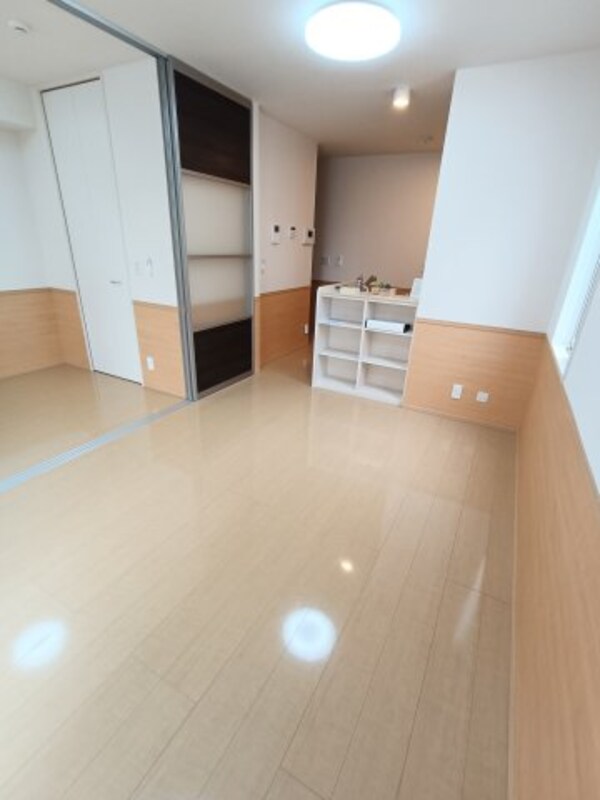 居室(ＬＤＫ１０．２帖)