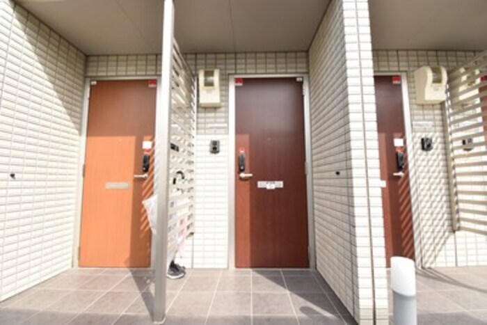 物件内観写真17　(玄関)